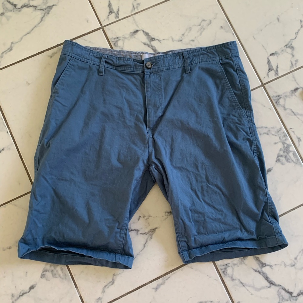 Men’s shorts size 36